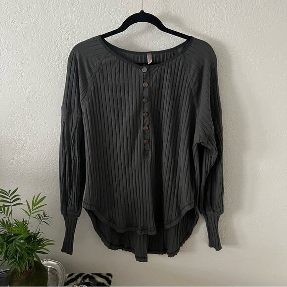 Free People Movement Bella Grey Ribbed Oversized Henley Top - Picture 3 of 8